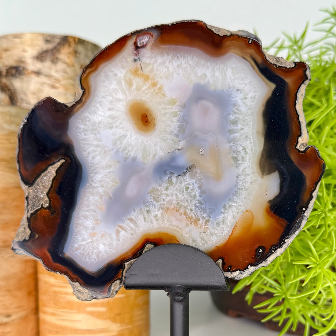 Agate // The Stone of Stability and Memory