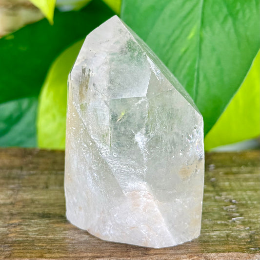 Quartz // Clear // Natural // Point
