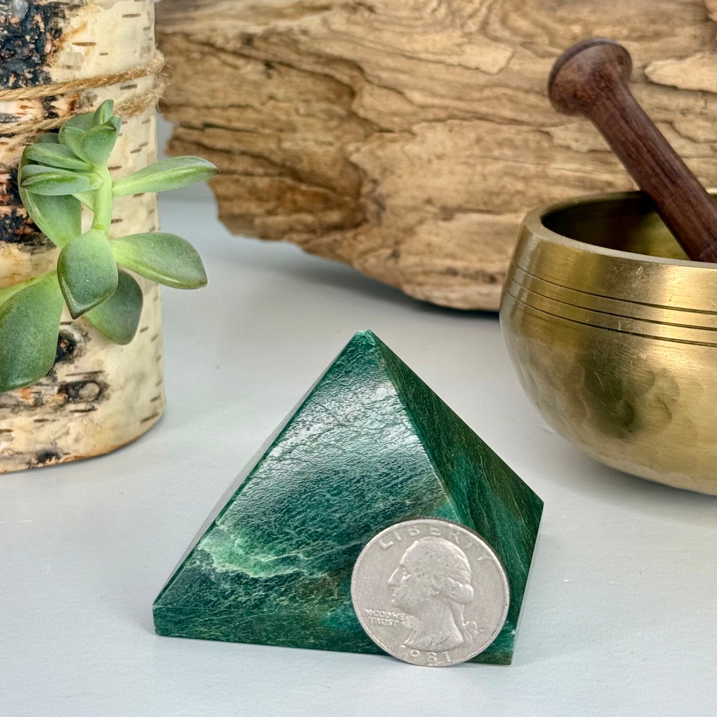 Aventurine // Green // Pyramid