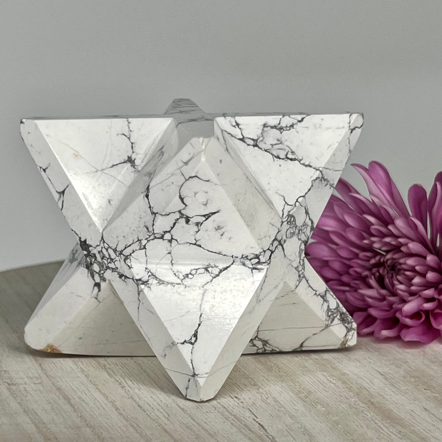 Howlite // Merkaba // Star // Shape