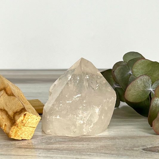 Quartz // Clear // Natural // Point