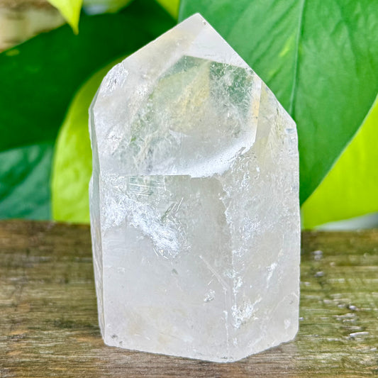 Quartz // Clear // Natural // Point