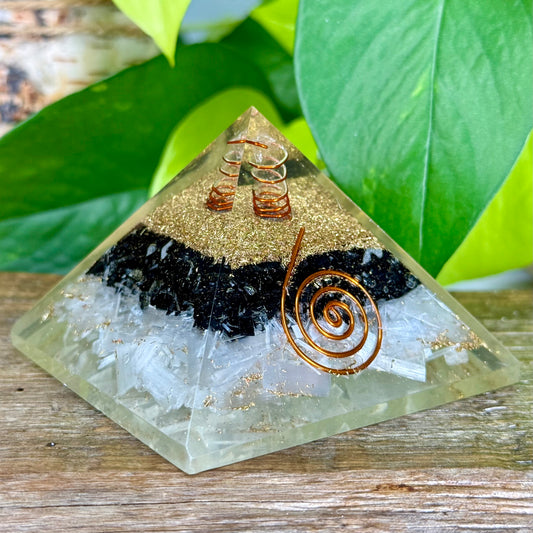 Orgonite // Selenite // Black Tourmaline // Pyramid