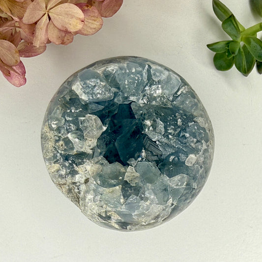 Celestite // Cluster // Sphere