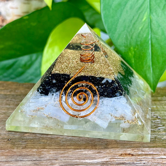 Orgonite // Selenite // Black Tourmaline // Pyramid