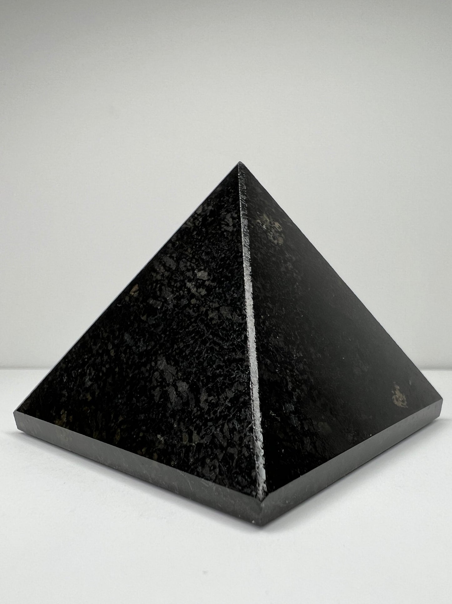 Nuumite // Pyramid