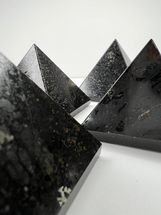 Nuumite // Pyramid - SolRising The Rock Shop