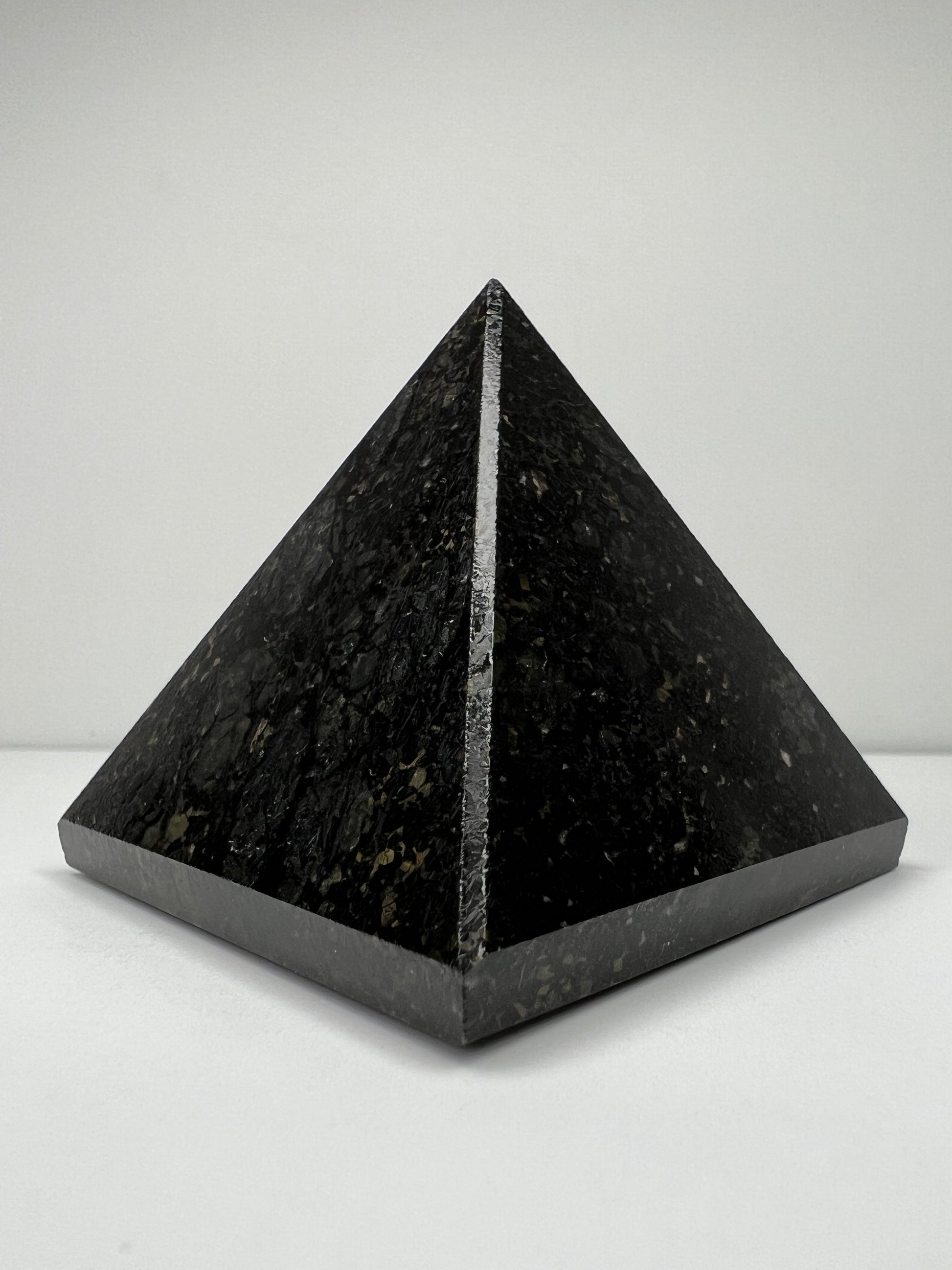 Nuumite // Pyramid - SolRising The Rock Shop