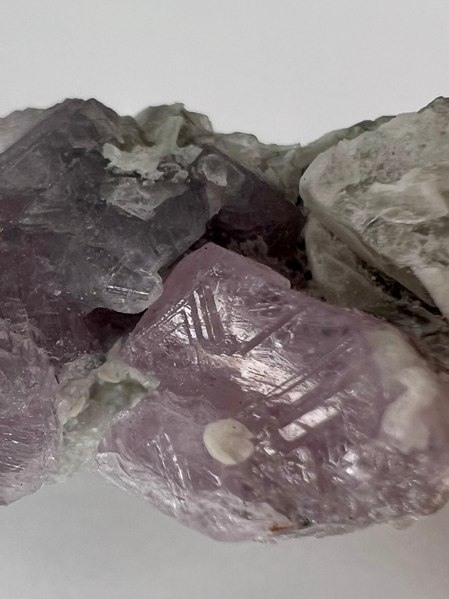 Spinel // Purple // Mineral // Specimen