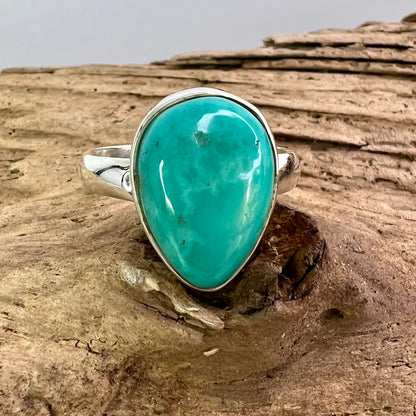 Turquoise // Size 8 // Ring