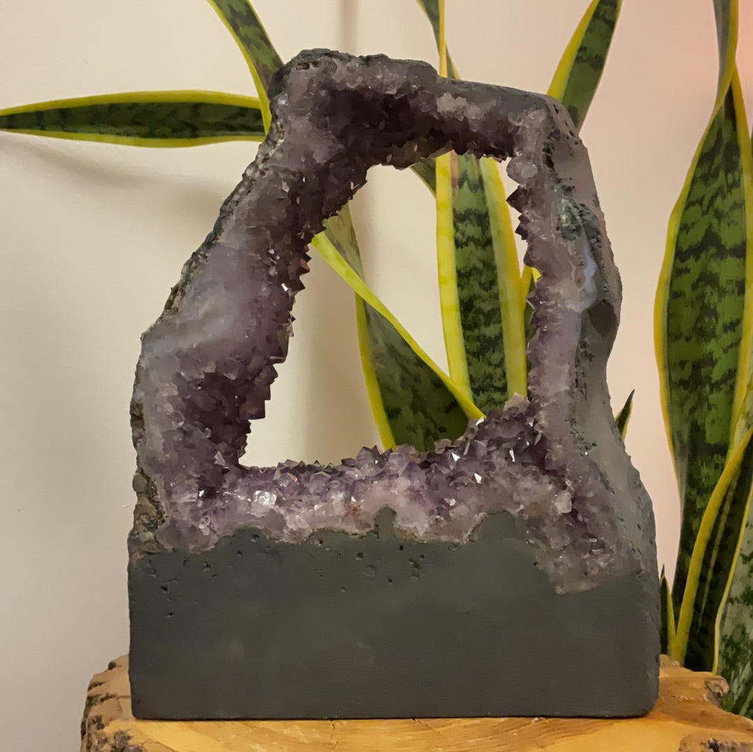 Amethyst // Window // Base