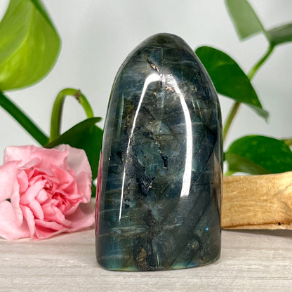 Labradorite // Free Form