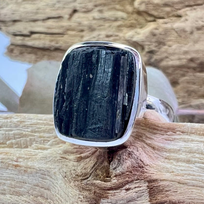 Tourmaline // Black // Size 6 // Ring