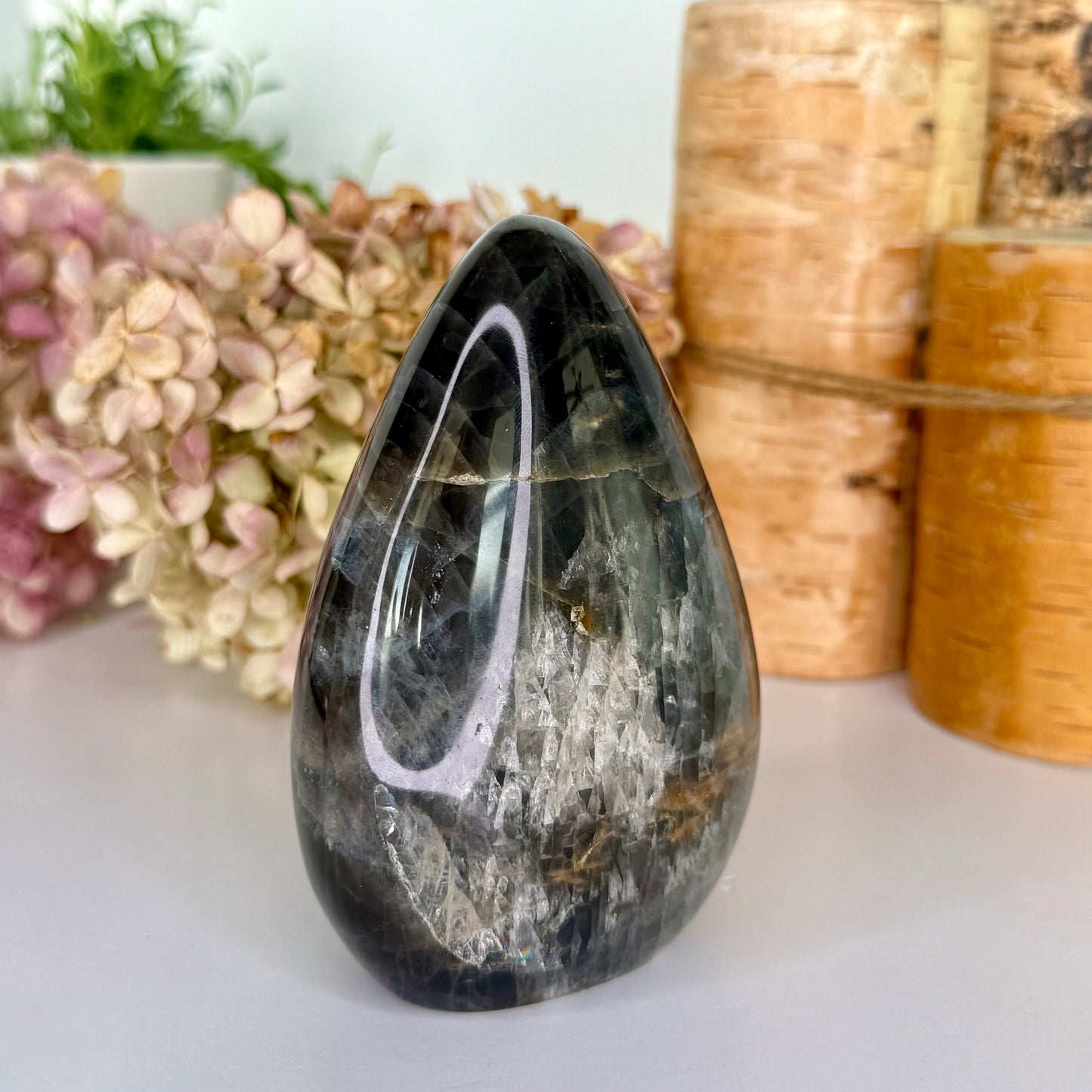 Moonstone // Black // Free Form