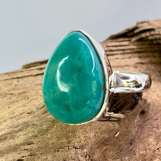 Turquoise // Size 8 // Ring