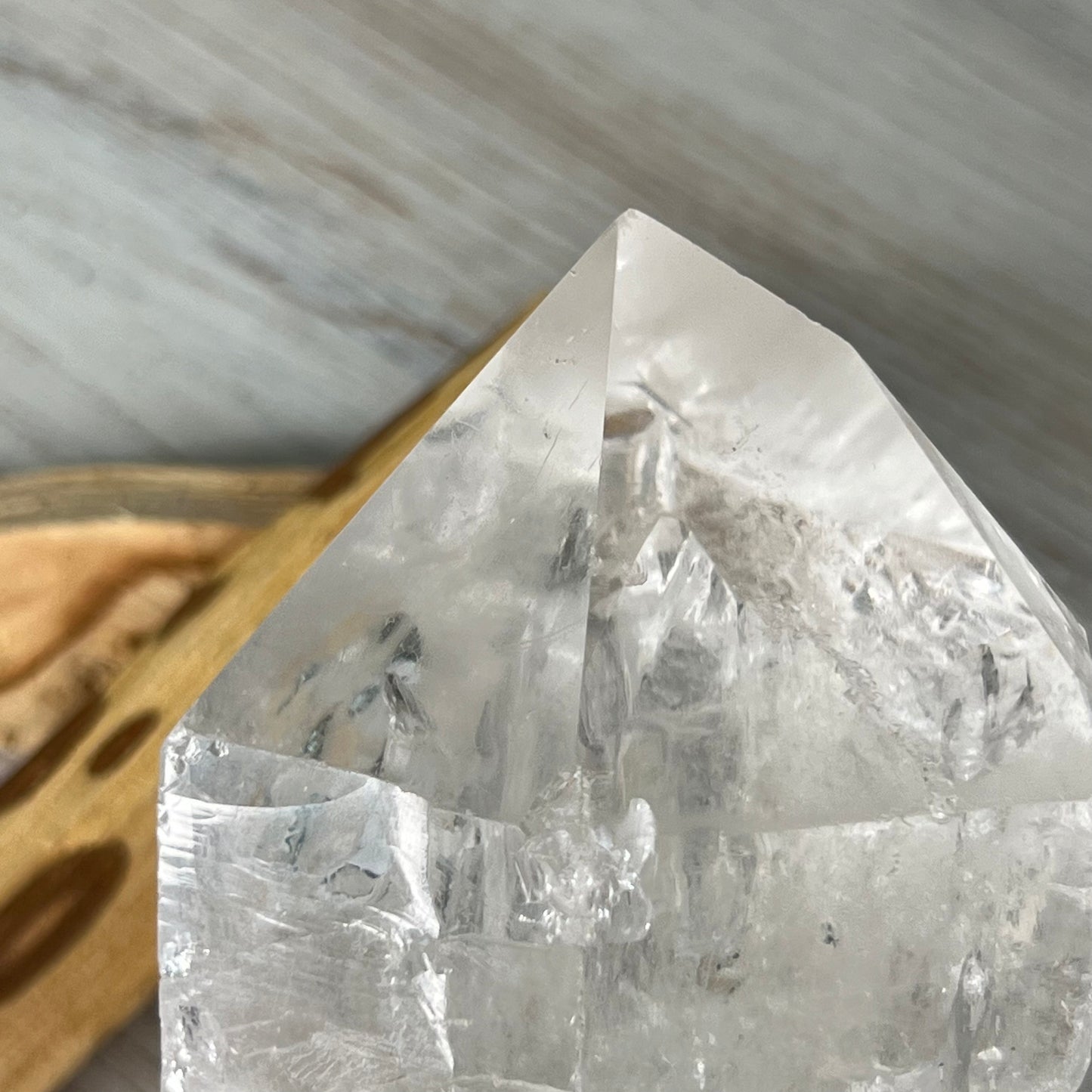 Quartz // Clear // Natural // Point