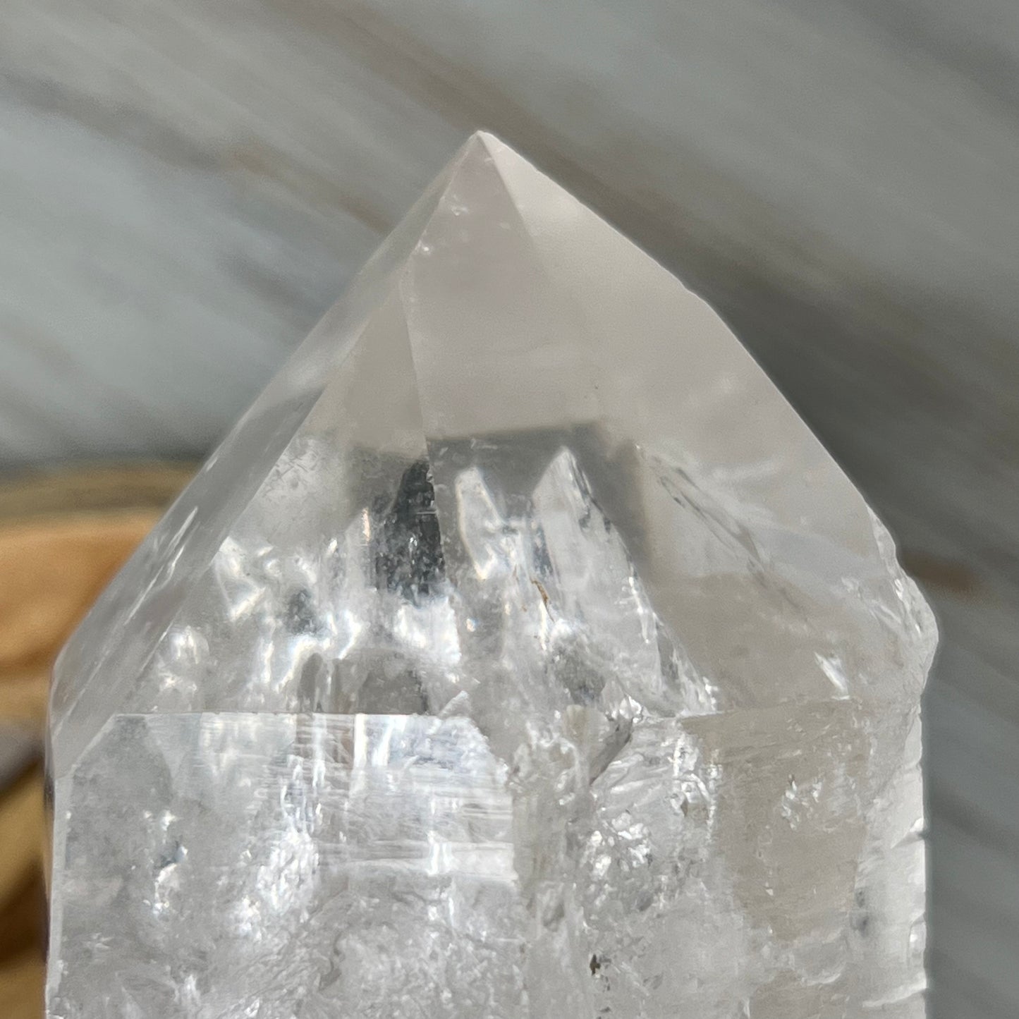 Quartz // Clear // Natural // Point