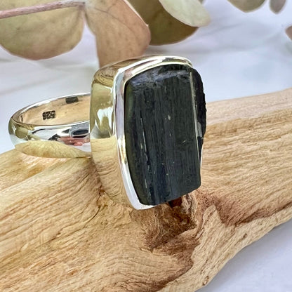 Tourmaline // Black // Size 6 // Ring