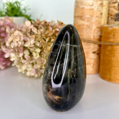 Moonstone // Black // Free Form