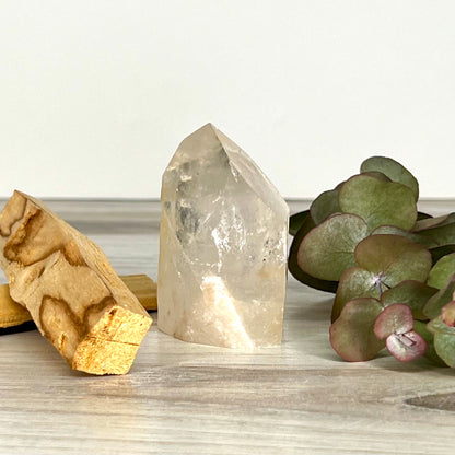 Quartz // Clear // Natural // Point