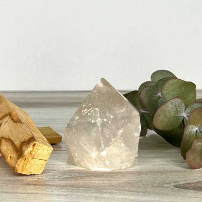 Quartz // Clear // Natural // Point