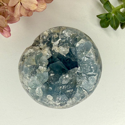 Celestite // Cluster // Sphere
