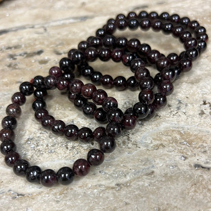 Garnet // 8mm // Bracelet