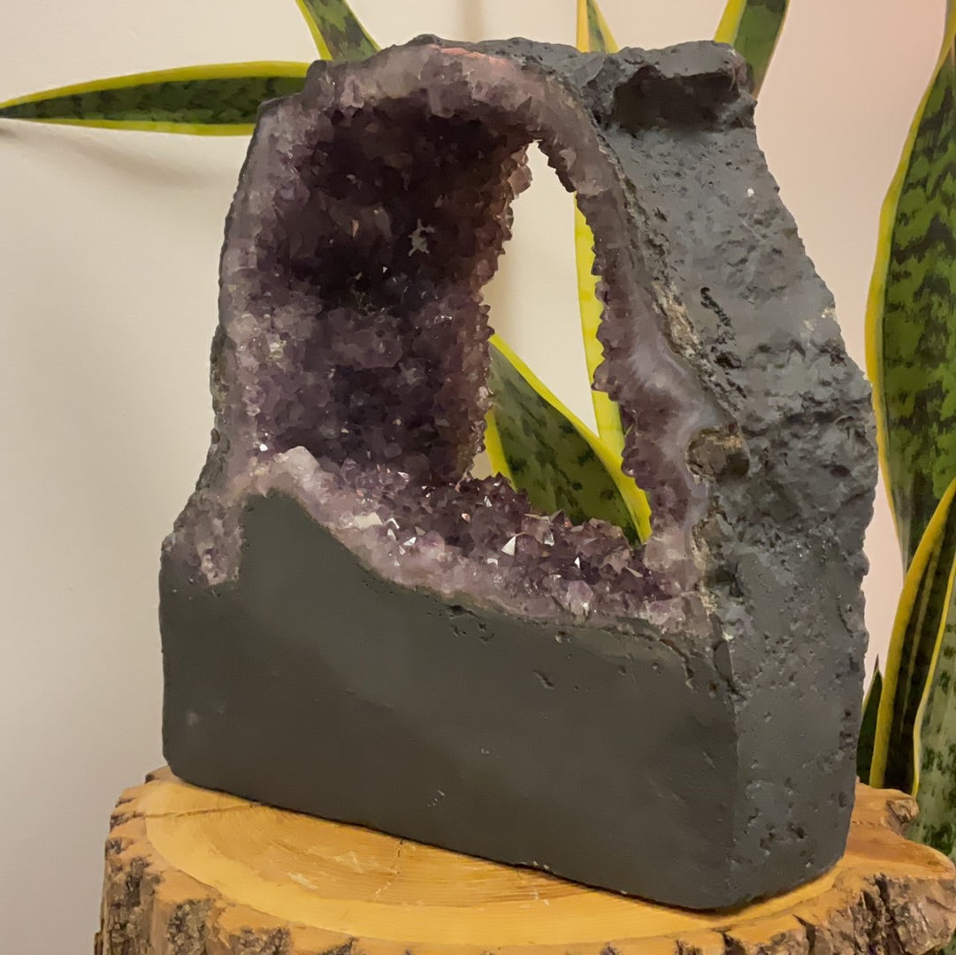 Amethyst // Window // Base