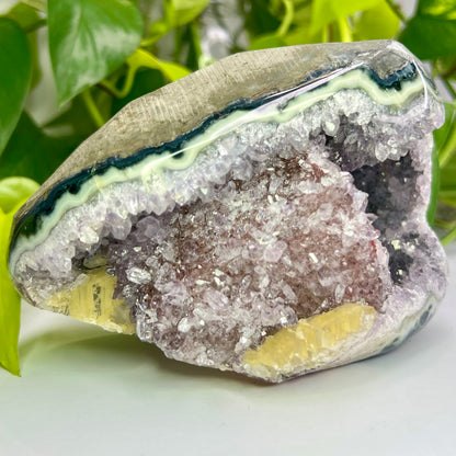 Geode// Amethyst // Calcite // Moss Agate Banding // Cut Base