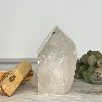 Quartz // Clear // Natural // Point