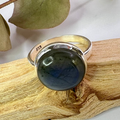 Labradorite // Size 9 // Ring