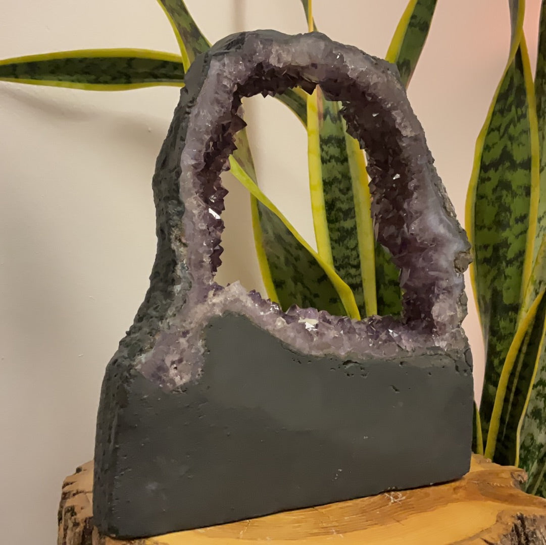 Amethyst // Window // Base