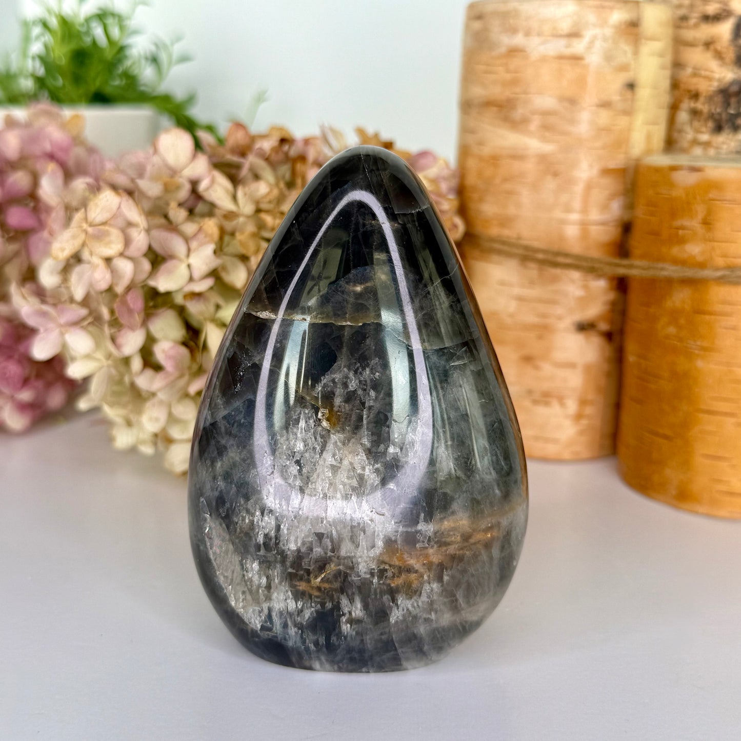 Moonstone // Black // Free Form