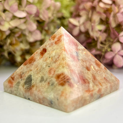 Sunstone // Pyramid