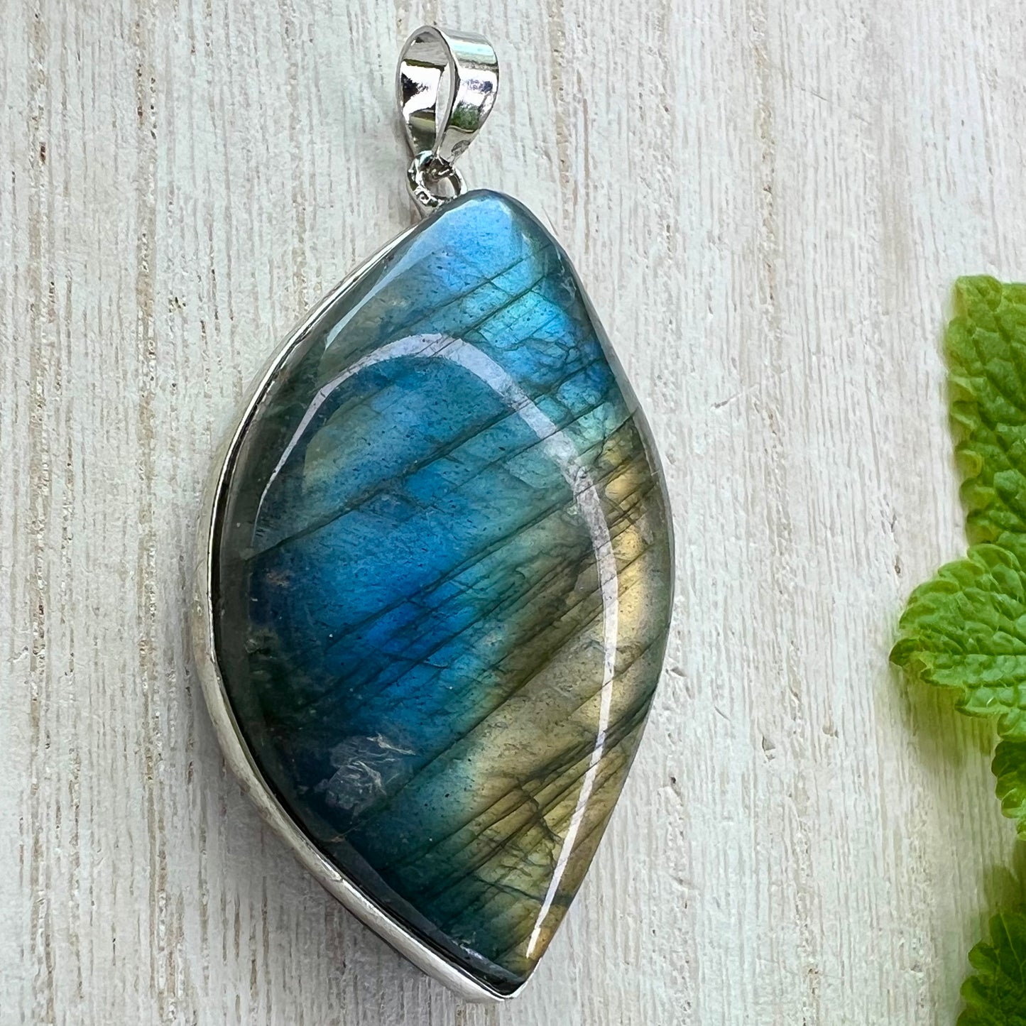 Labradorite // Pendant