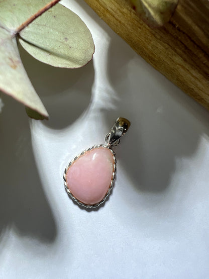 Opal // Pink // Pendant