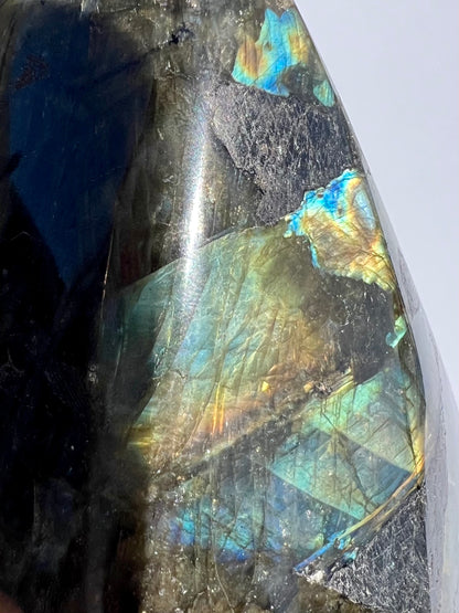 Labradorite // Free Form