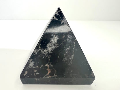Tourmaline // Black // Pyramid